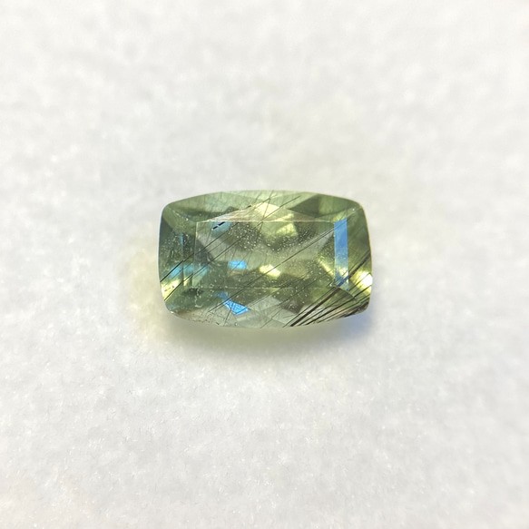 ルードヴィッヒアイトインペリドット ルース 0.77ct パキスタン産