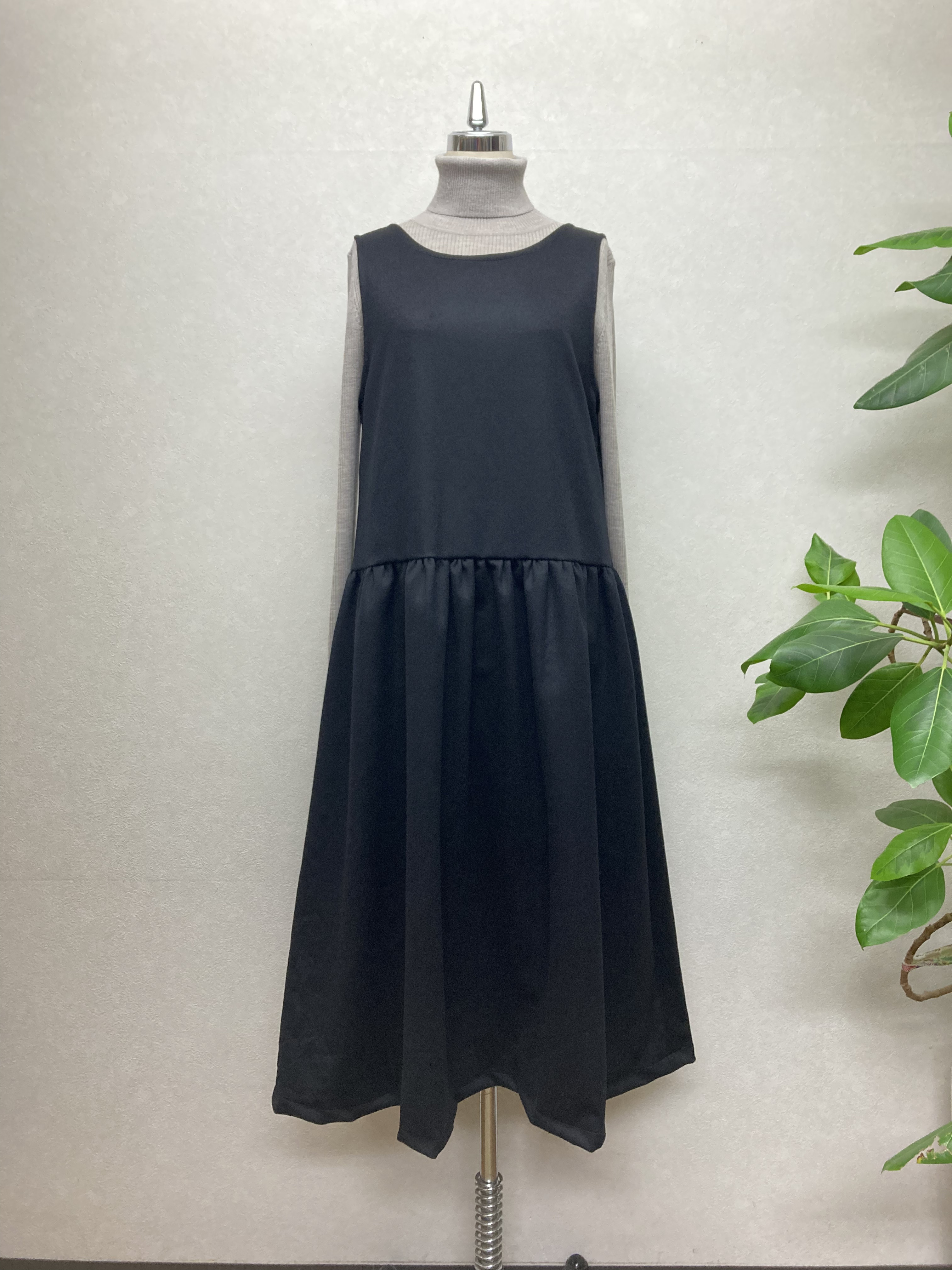 カシミヤ混のシンプルジャンバースカート＊あったかブラック＊サイズ有り