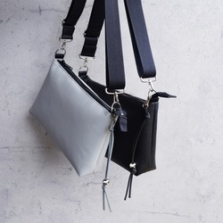 雨の日もおしゃれに♪撥水エコレザー 2way ショルダーバッグ(黒)軽量 ギャザーハンドルバッグ ハンドバッグ 旅行に◎ 12枚目の画像