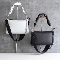 雨の日もおしゃれに♪撥水エコレザー 2way ショルダーバッグ(黒)軽量 ギャザーハンドルバッグ ハンドバッグ 旅行に◎ 13枚目の画像