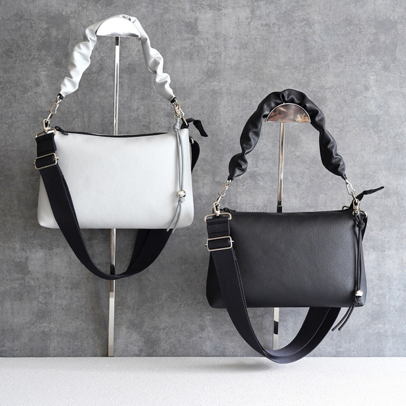 雨の日もおしゃれに♪撥水エコレザー 2way ショルダーバッグ(黒)軽量 ギャザーハンドルバッグ ハンドバッグ 旅行に◎ 13枚目の画像