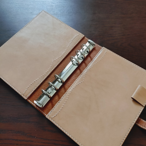 牛ヌメ革カービング バイブルサイズシステム手帳 牛ヌメ革バイブルサイズシステム手帳