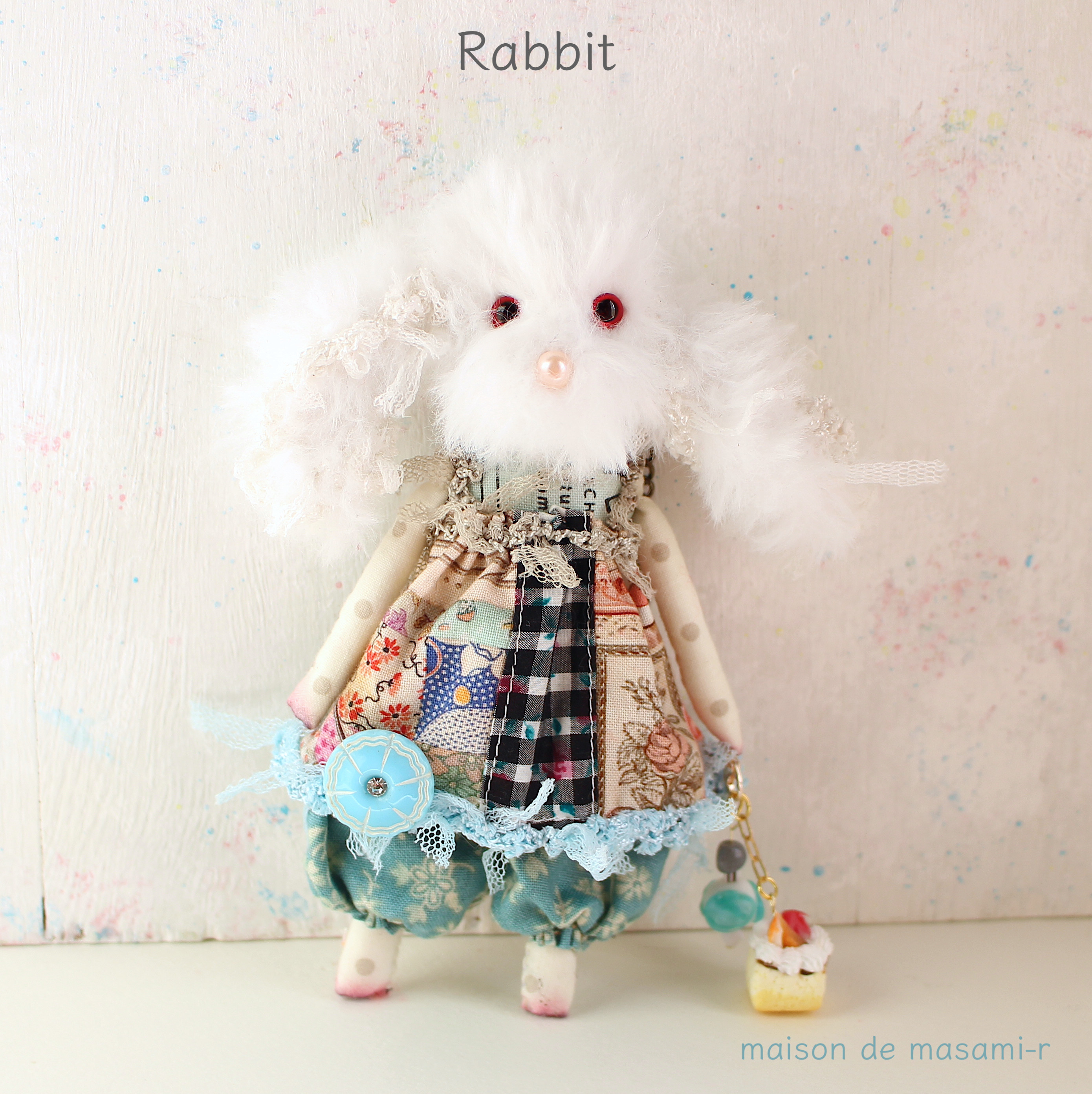 白うさぎ Rabbit のミニぬいぐるみ  14.5cm バックチャーム