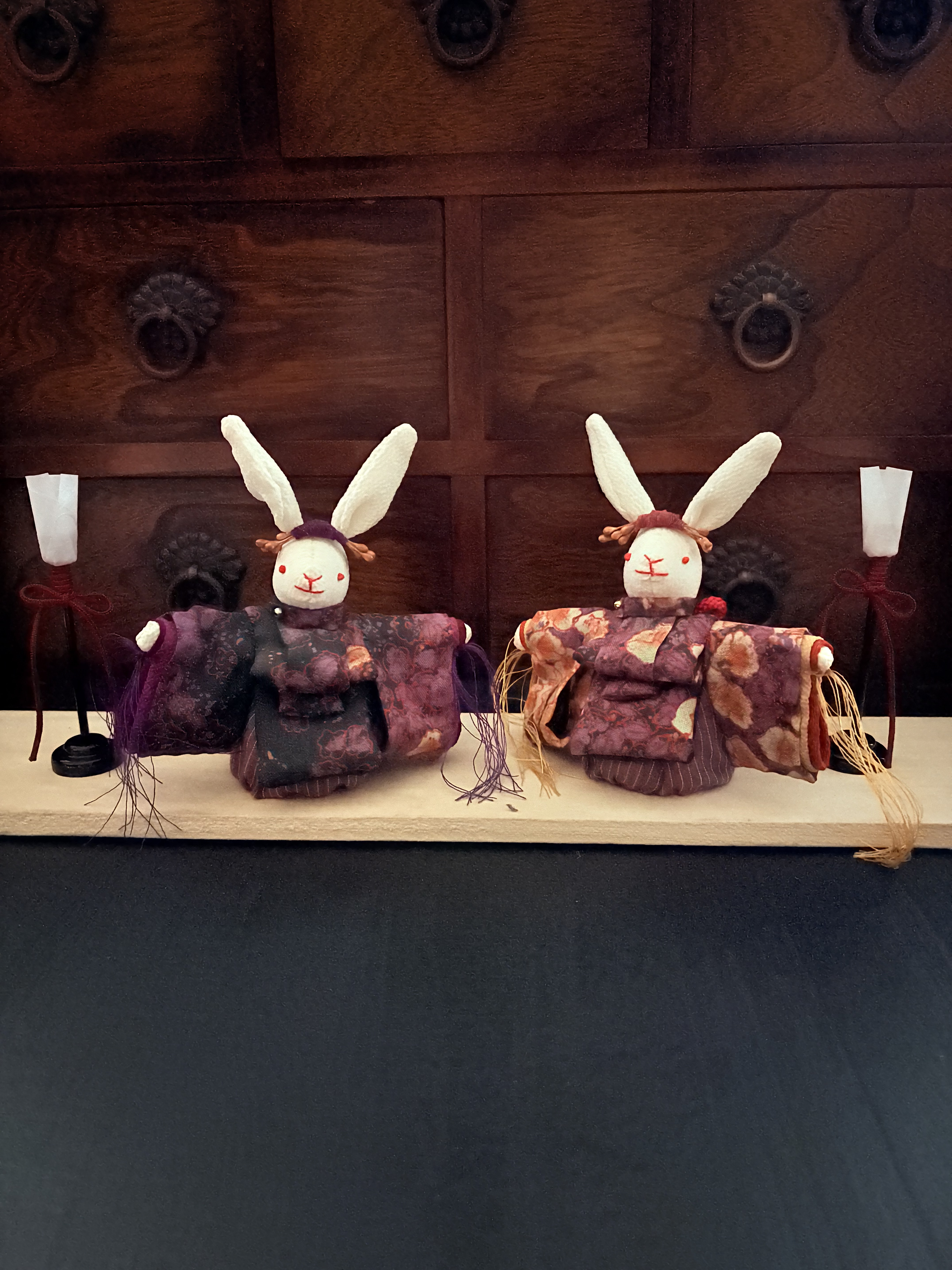 素敵な花柄のお着物を着た　舞雛うさぎ　(ひな人形、雛人形、お雛様)