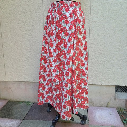 デザイナーズファブリックスカート（彼岸花）
