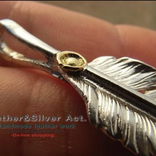 イーグルモチーフ　フェザー ペンダント トップ 手彫り　925　インディアン 06a7575f6ca6b46f3d977b73a3799b