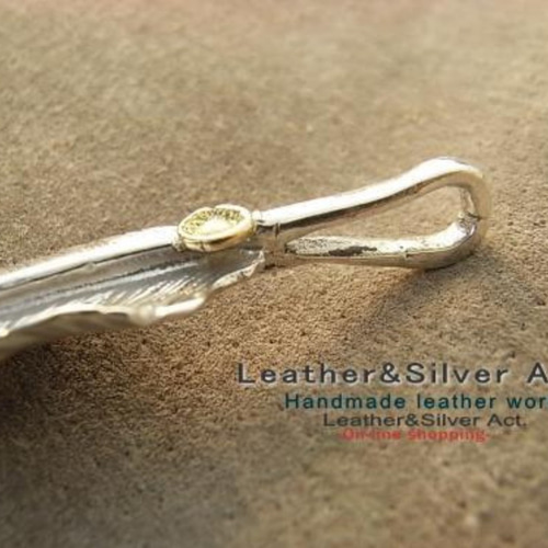 ハンドメイド　フェザー ペンダント トップ  手彫りシルバー925　インディアン イーグル フェザー ペンダント トップ 手彫り シルバー925