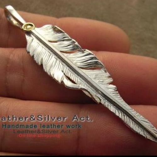 ハンドメイド　フェザー ペンダント トップ  手彫りシルバー925　インディアン イーグル フェザー ペンダント トップ 手彫り シルバー925