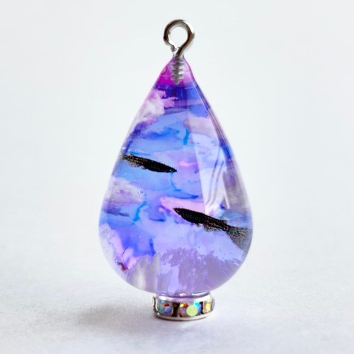 空を夢見るメダカ】空レジン 雲レジン レジンアクセサリー 一点物