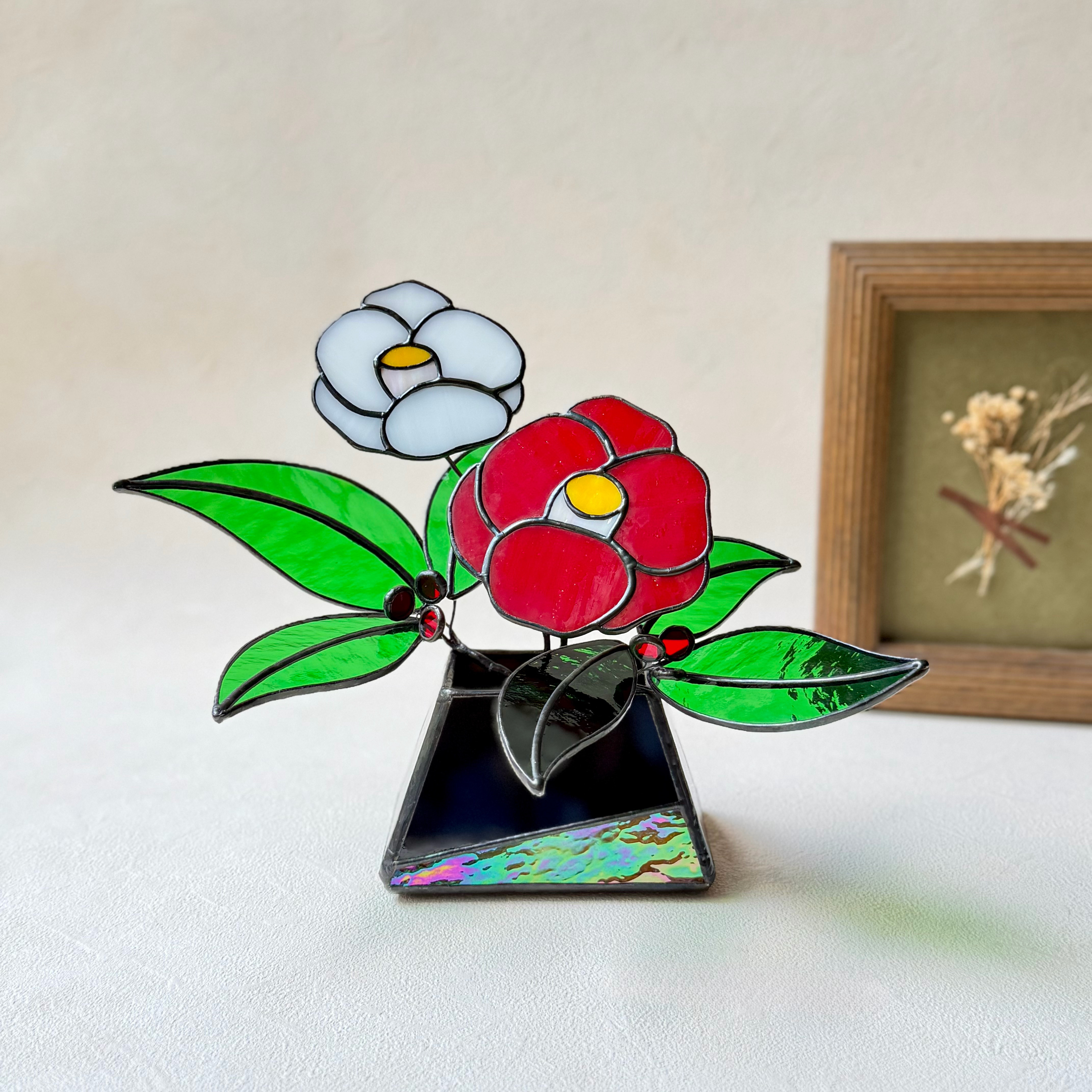 紅白のめでたい椿、千両、冬の花、冬の彩り♢、ステンドグラス、ガラスの花