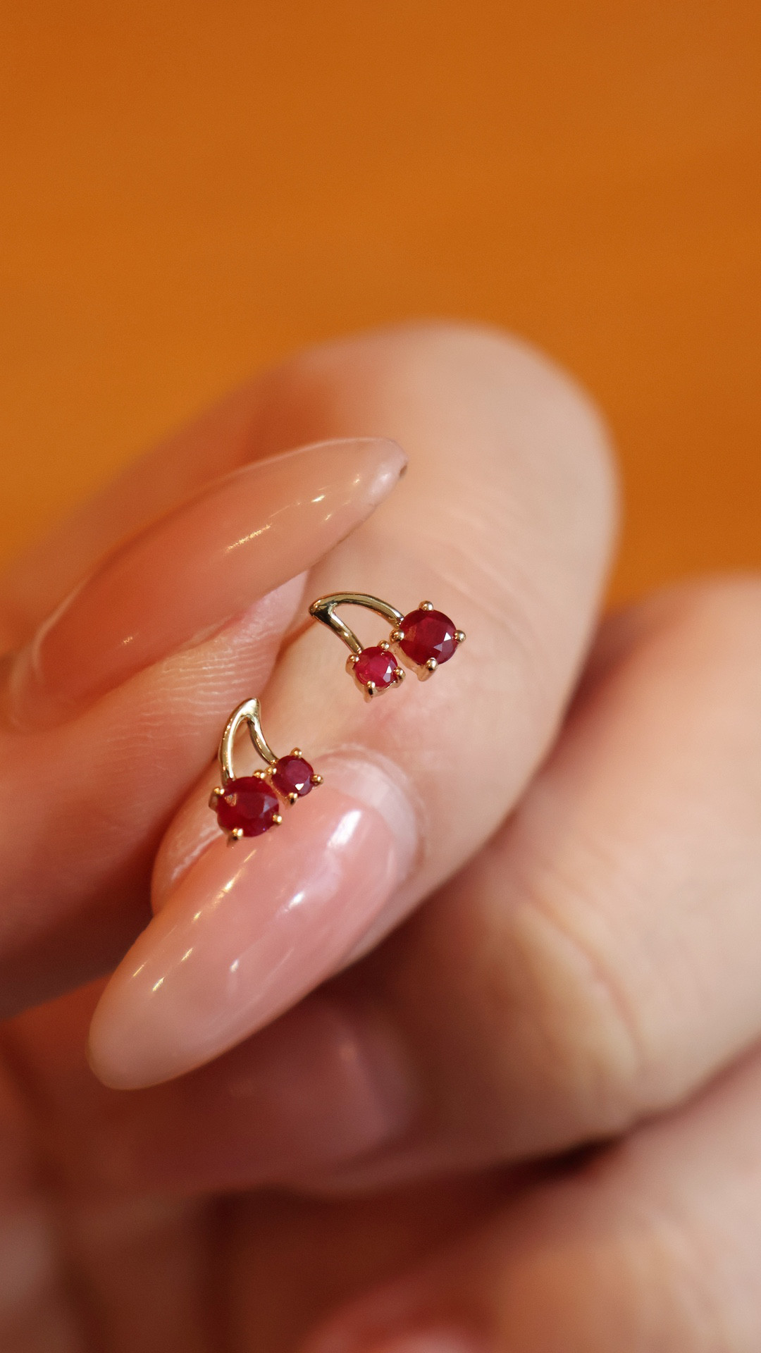 チェリーモチーフ　ルビーピアスk18