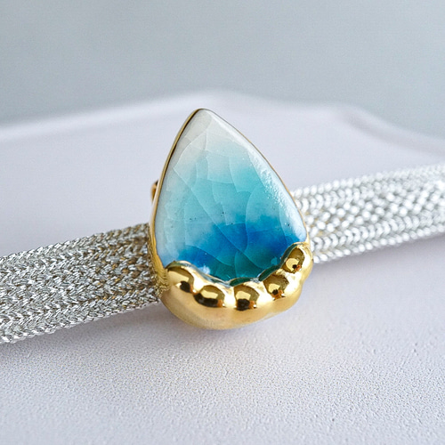 九谷焼〉霖雨のあと[金彩]・帯留 ピンバッチ TOWANY【トワニー】 通販