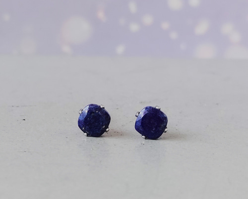 4mmラピスラズリ スクエアファセットカットピアス