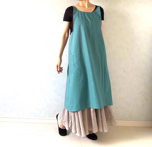艶やかブルーグリーン✴︎そのままお出かけOK！ワンピース仕立ての2wayエプロン 16枚目の画像