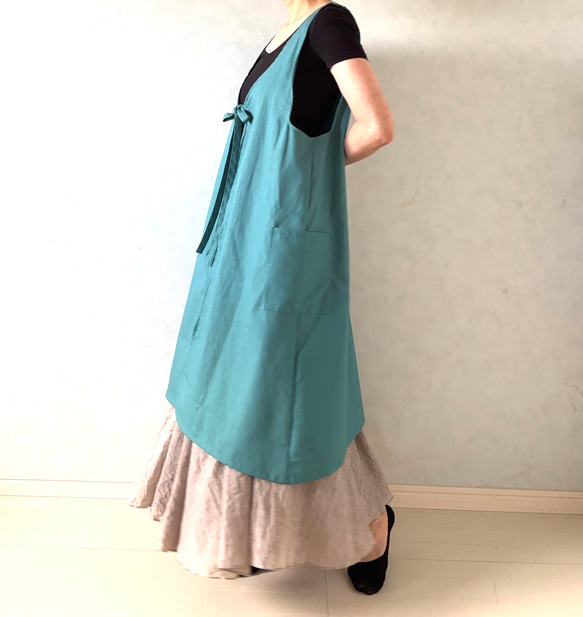 艶やかブルーグリーン✴︎そのままお出かけOK！ワンピース仕立ての2wayエプロン 19枚目の画像