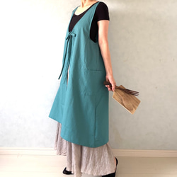 艶やかブルーグリーン✴︎そのままお出かけOK！ワンピース仕立ての2wayエプロン 2枚目の画像