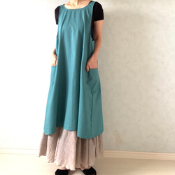 艶やかブルーグリーン✴︎そのままお出かけOK！ワンピース仕立ての2wayエプロン 14枚目の画像