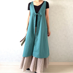 艶やかブルーグリーン✴︎そのままお出かけOK！ワンピース仕立ての2wayエプロン 1枚目の画像