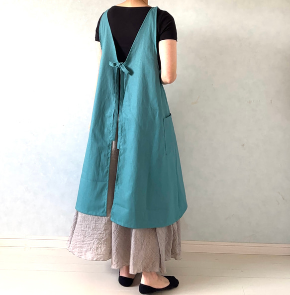艶やかブルーグリーン✴︎そのままお出かけOK！ワンピース仕立ての2wayエプロン 5枚目の画像