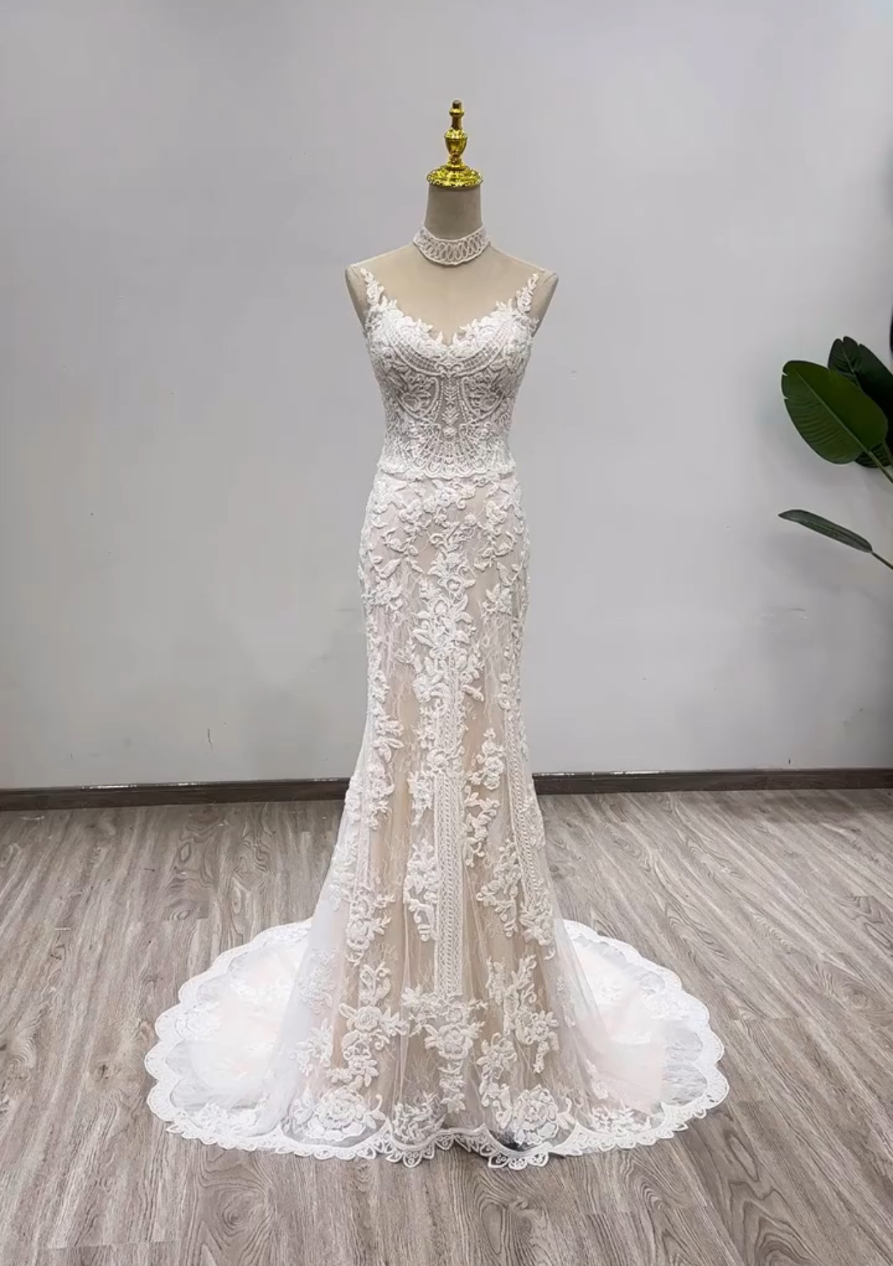 最新品位が漂う！キャミソールドレス　レーススカート　クイーンアンネック　ネックレス　マーメイド　スレンダーライン結婚式