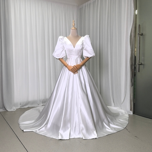 サテンVネックウェディングドレス結婚式 送料無料！ウェディングドレス スレンダーライン Vネックドレス