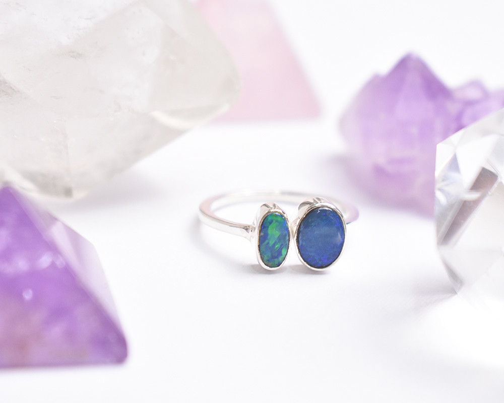 みずみずしく潤いのあるオパールのシルバーリング　フォークリング　シルバー925