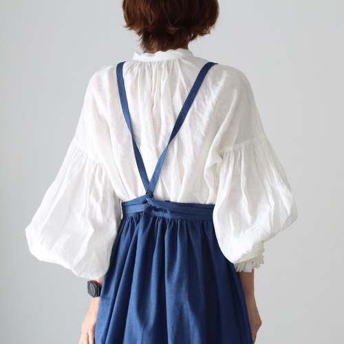 岡山児島デニムで仕立てた、ギャザーたっぷりエプロン／ライトオンス