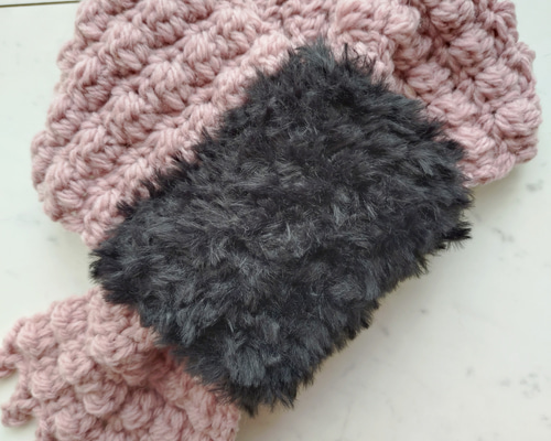 マフラー ファー くすみ ピンク 黒 ブラック 模様編み 柄編み 編み