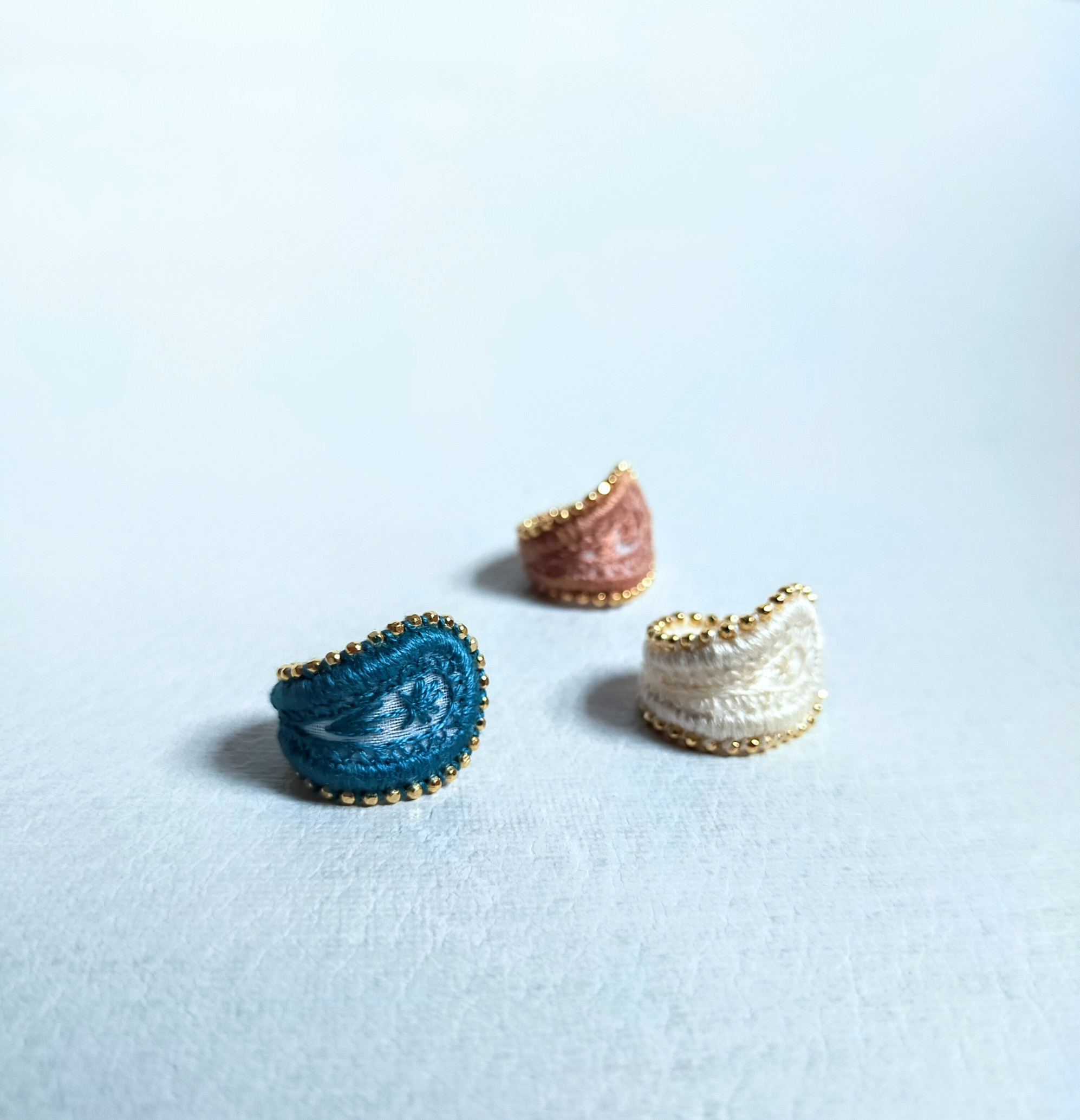 【金具アレルギー対応】ー 憧憬 ーしょうけい　イヤーカフ（ペイズリー模様）