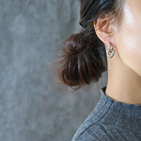 甜美又酷炫！人氣系列【2way】316L/心型銀環（耳環） 第3張的照片