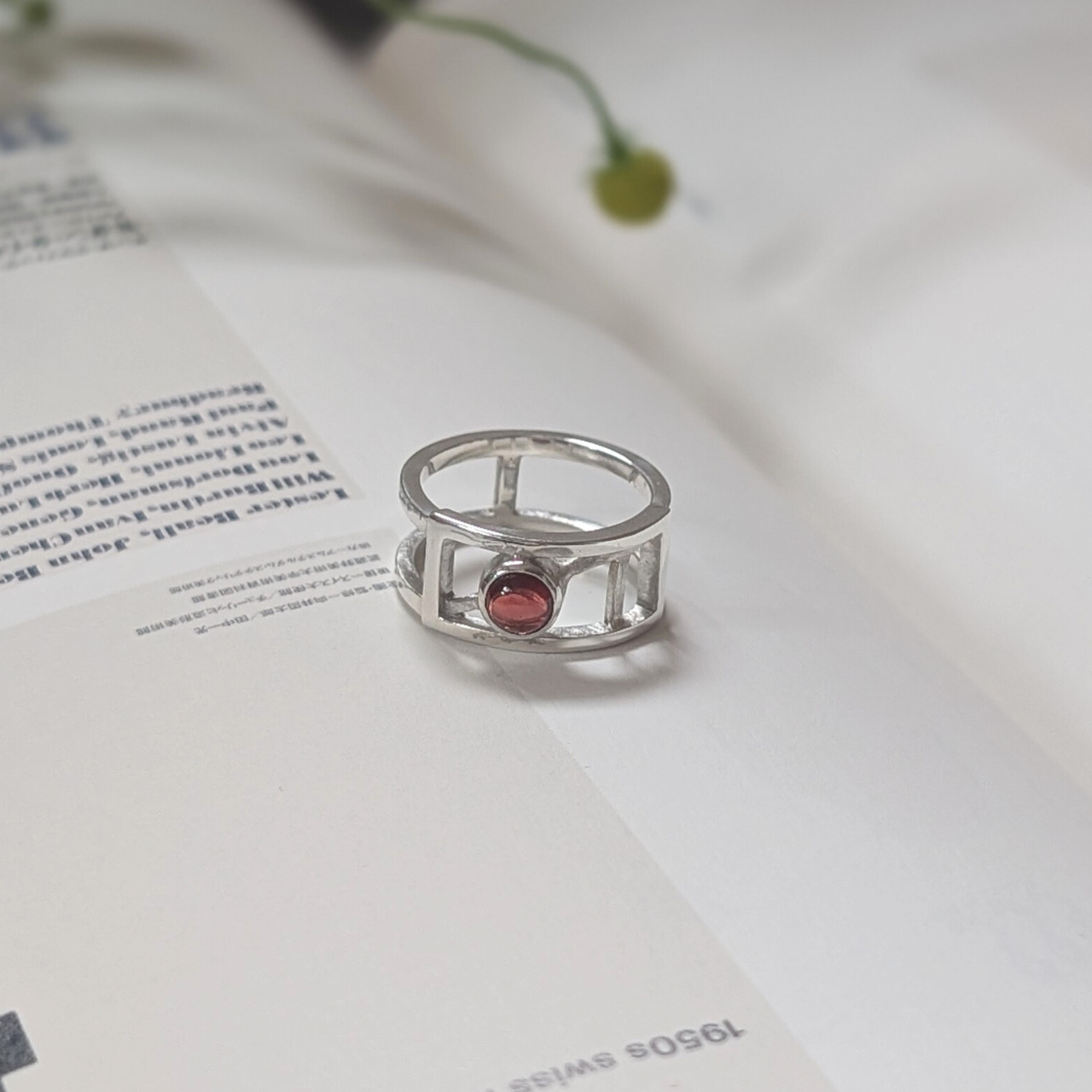 【送料無料】リング　手作り　ガーネット　40代　おしゃれ　モダン　プレゼント