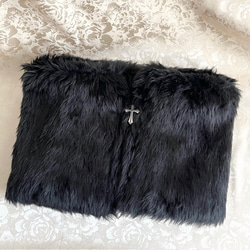 小顔効果も♪もふもふ♡黒羊のネックウォーマー 5枚目の画像