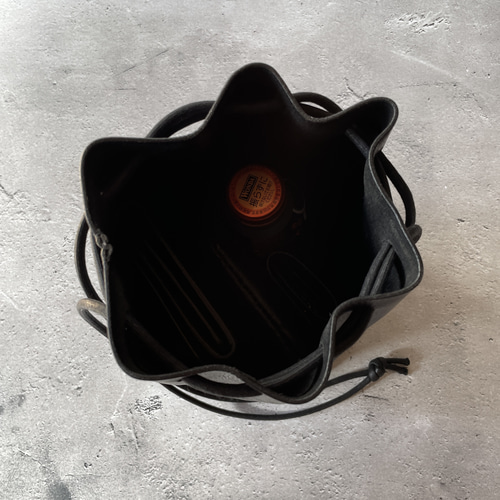 yyy @即購入大歓迎！ ！BLACK MEANS レザー巾着　レア yyy @即購入大歓迎！ 様専用！BLACK MEANS レザー巾着 レア