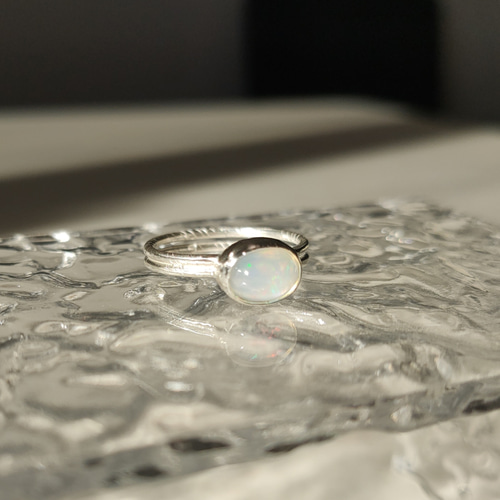 一点物】13号 大粒オパールの繊細シルバーリング シルバー925 SV925 石