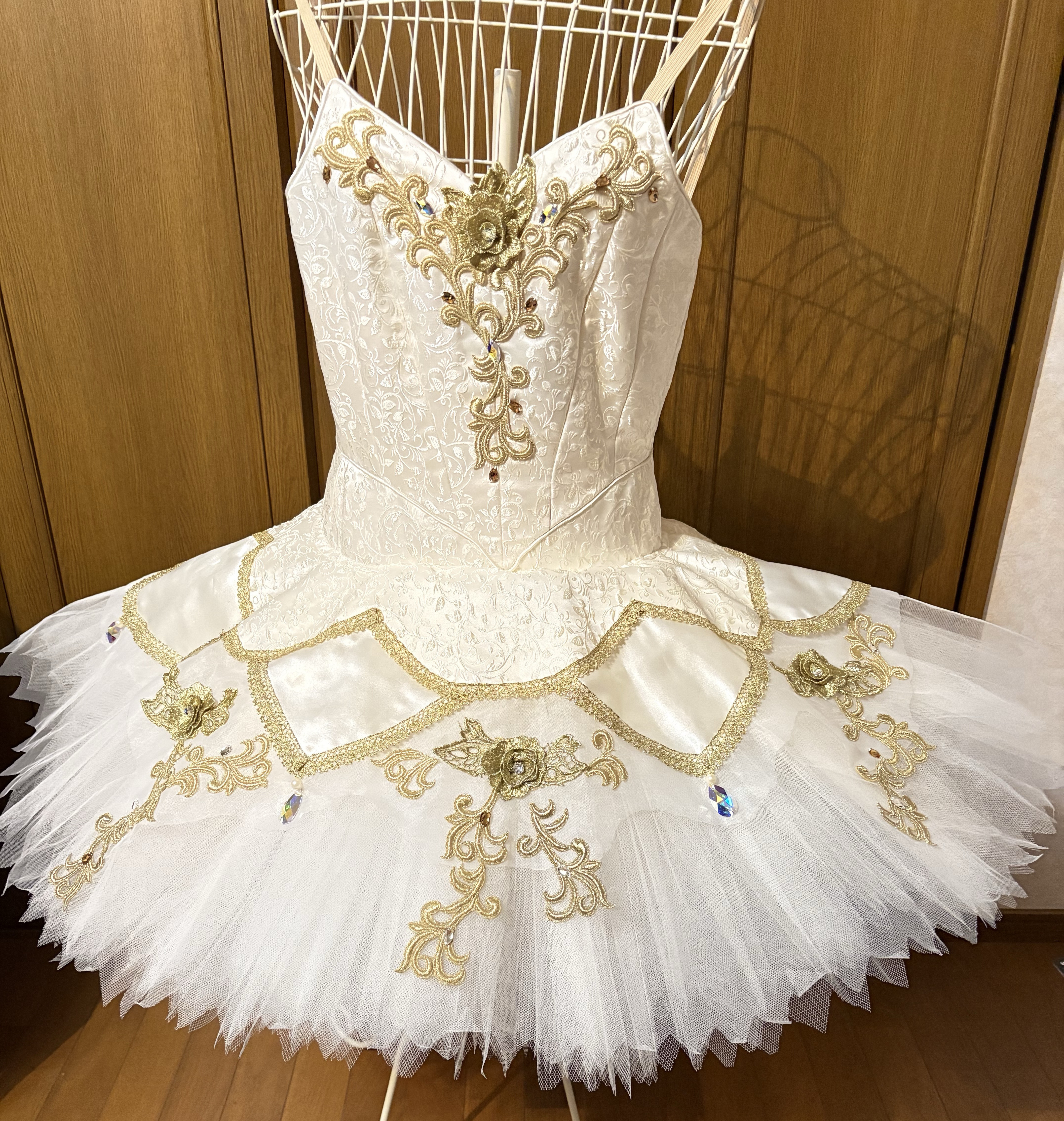 アイボリー　クラシックチュチュ　オーロラ姫や森の女王などに