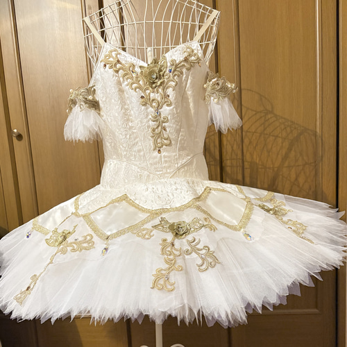 アイボリー クラシックチュチュ オーロラ姫や森の女王などに