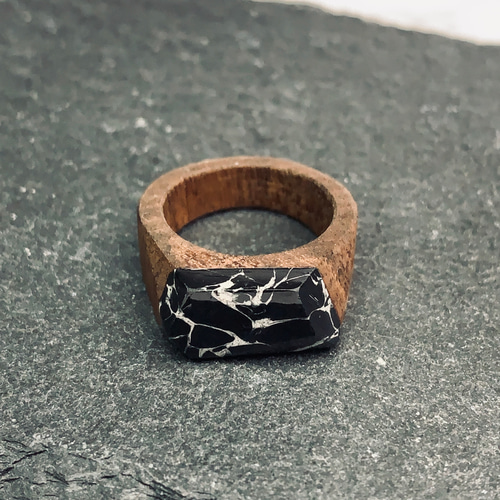 黒大理石調×ウォルナットリング 天然木 木製 指輪 ポリマークレイ 樹脂