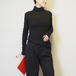 再販新作2025❤︎程よいシアー感タートルネックロングスリーブカットソーT（ブラック）25004BKF 1枚目の画像