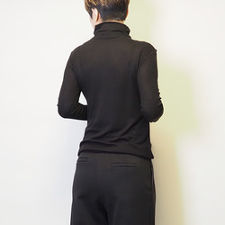 再販新作2025❤︎程よいシアー感タートルネックロングスリーブカットソーT（ブラック）25004BKF 3枚目の画像