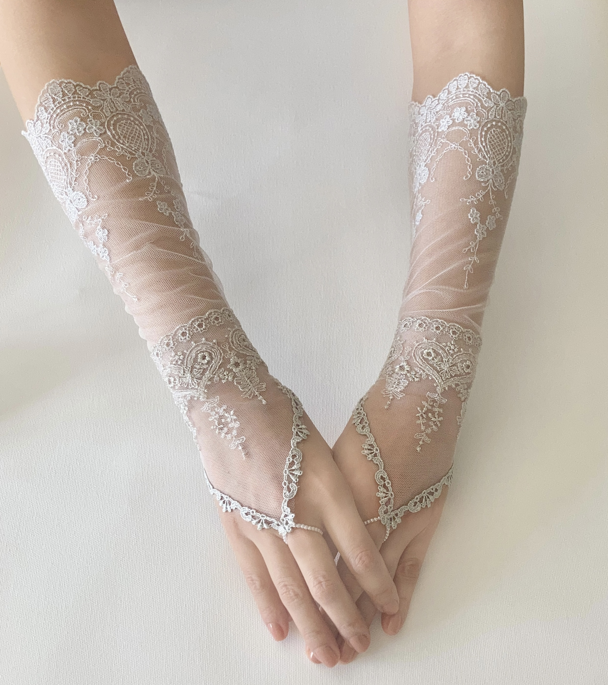 肘下フィンガーレスグローブ・シルバーホワイト