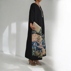 黒留袖リメイク 大きいサイズワンピース - 職人の印入り 扇と四季の花