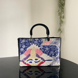 帯リメイクバッグ 本金箔 金の花と花菱亀甲 綿入りスクエアバッグ 持ち