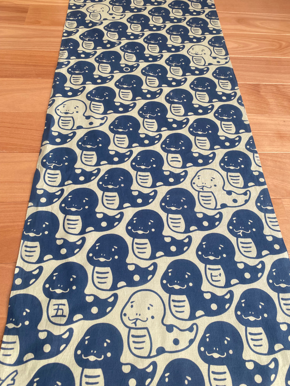 注染手ぬぐい 2025干支【ヘビづくし】ミントグリーン×青 喜多屋商店 てぬぐい 干支 巳年 蛇 ヘビ お年賀 日本製 3枚目の画像