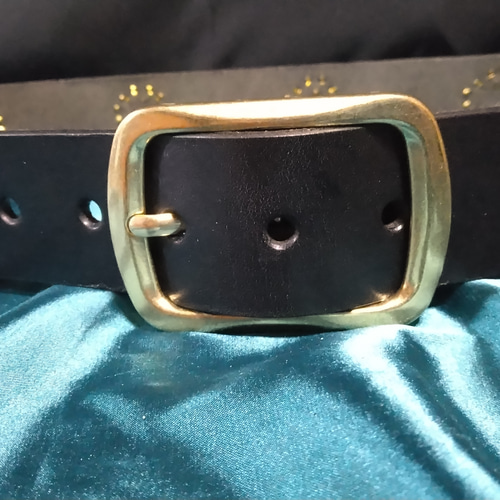 栃木レザー　インレイスタッズベルト　ブラック 栃木レザー インレイスタッズベルト ブラック