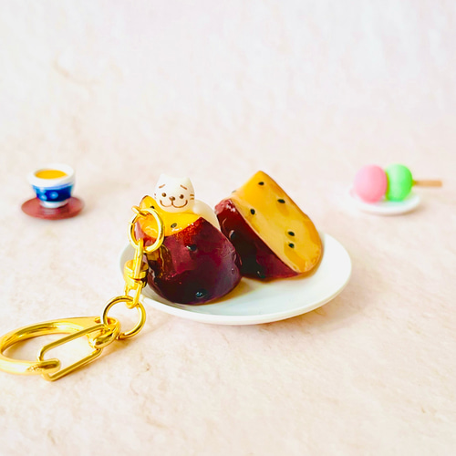 ネコちゃん大学いも乗っかりフェイクスイーツ キーホルダー 和菓子