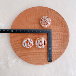 シナモン香るシナモンロール　本物のパンで作ったミニチュアパン 2枚目の画像