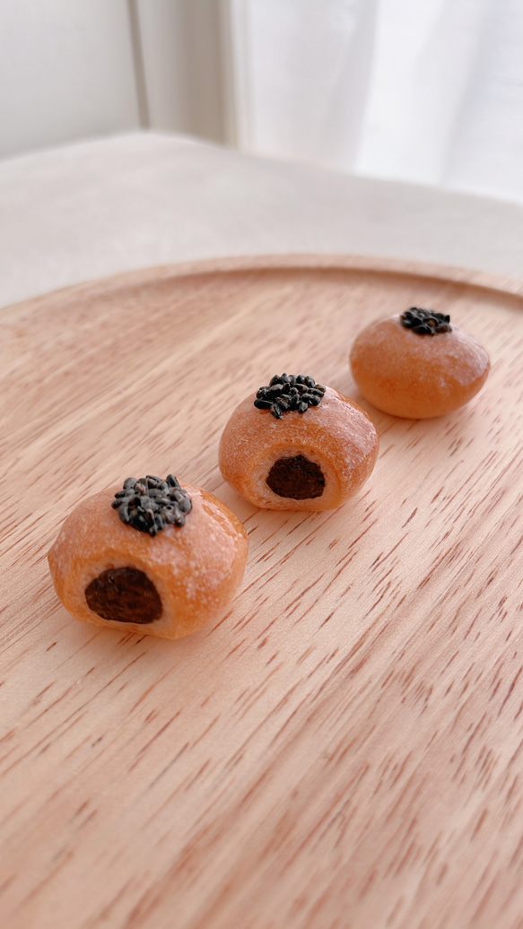 あんぱん　本物のパンで作ったミニチュアパン 1枚目の画像