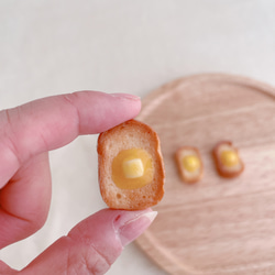 バタートースト　本物のパンで作ったミニチュアパン 1枚目の画像