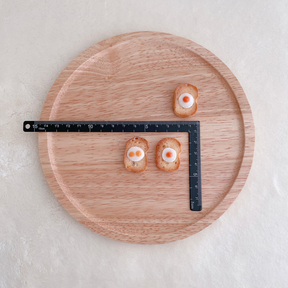 目玉焼き　本物のパンで作ったミニチュアパン 2枚目の画像
