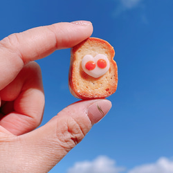 目玉焼き　本物のパンで作ったミニチュアパン 4枚目の画像